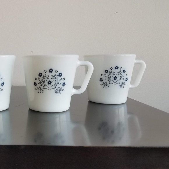 Pyrex Blueberry Summer Impressions Mugs, Set of 4 - Picture 4 of 7